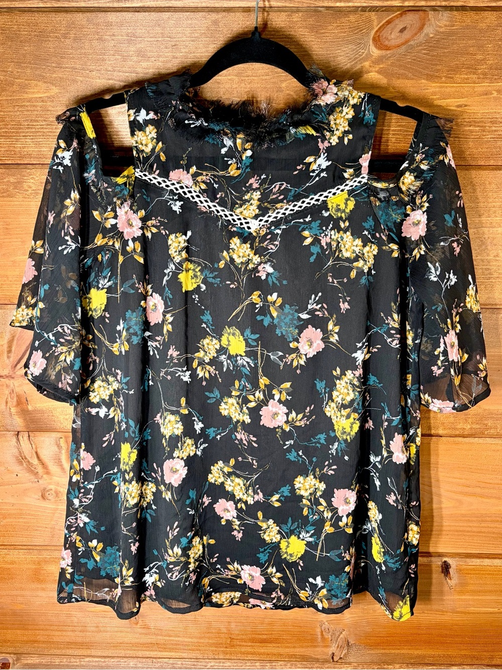 gimmicks Black Floral Cold-Shoulder Blouse  Lace Yoke Whisker Detail Size Small